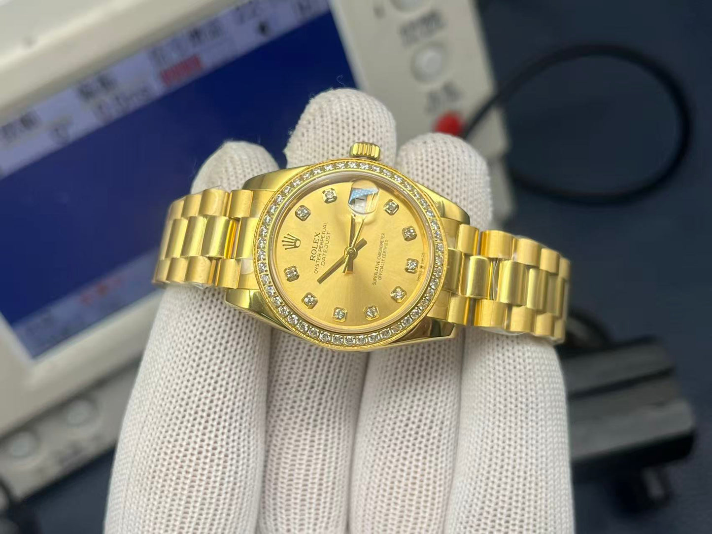 LADY -Yellow gold -Rhinestone bezel- Yellow 904L Steel - cal.2671 -Automatic - 31mm