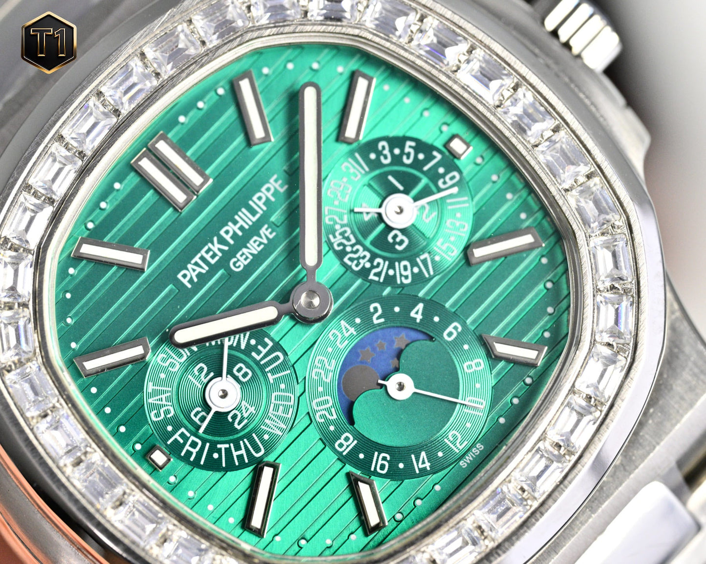 Green Silver -Rhinestone bezel- Silver 904L Steel - Automatic 240- 40mm