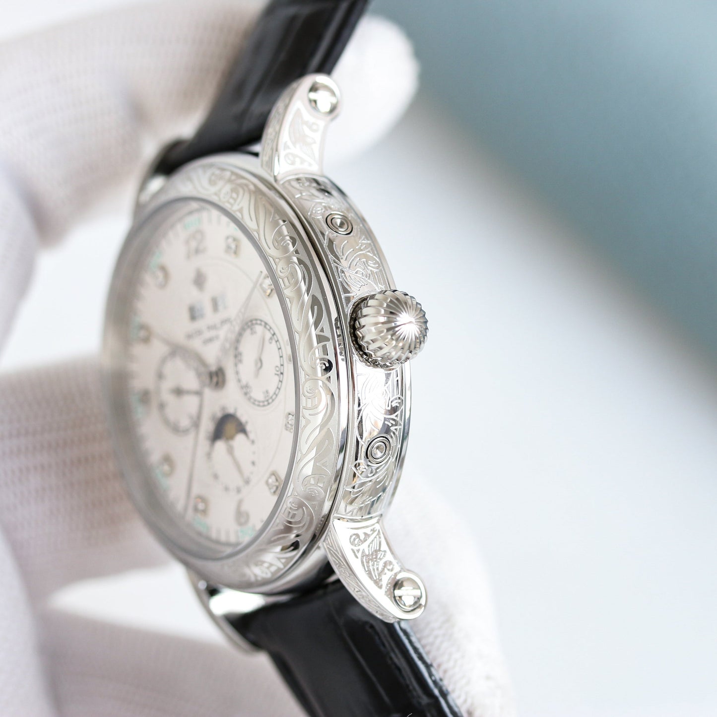 Silver -White 904L Silver - Black Leather - Automatic - 42mm