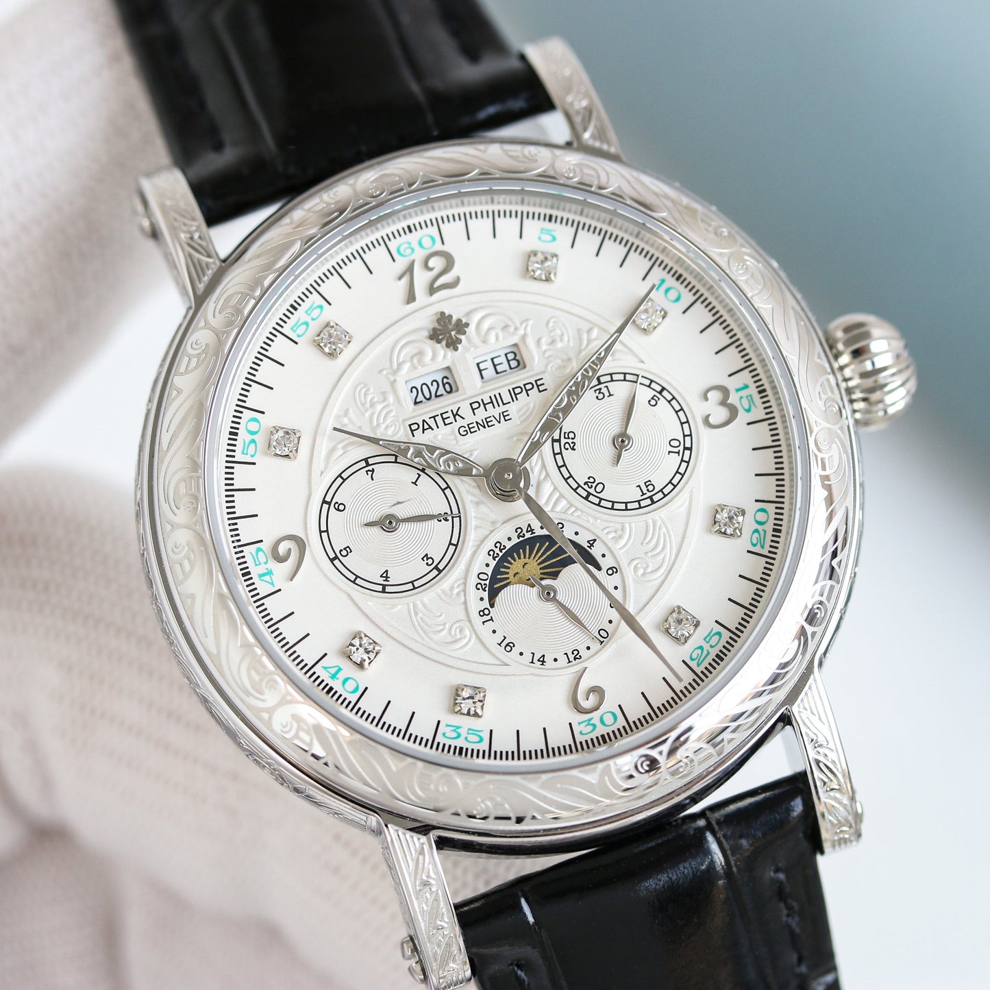 Silver -White 904L Silver - Black Leather - Automatic - 42mm