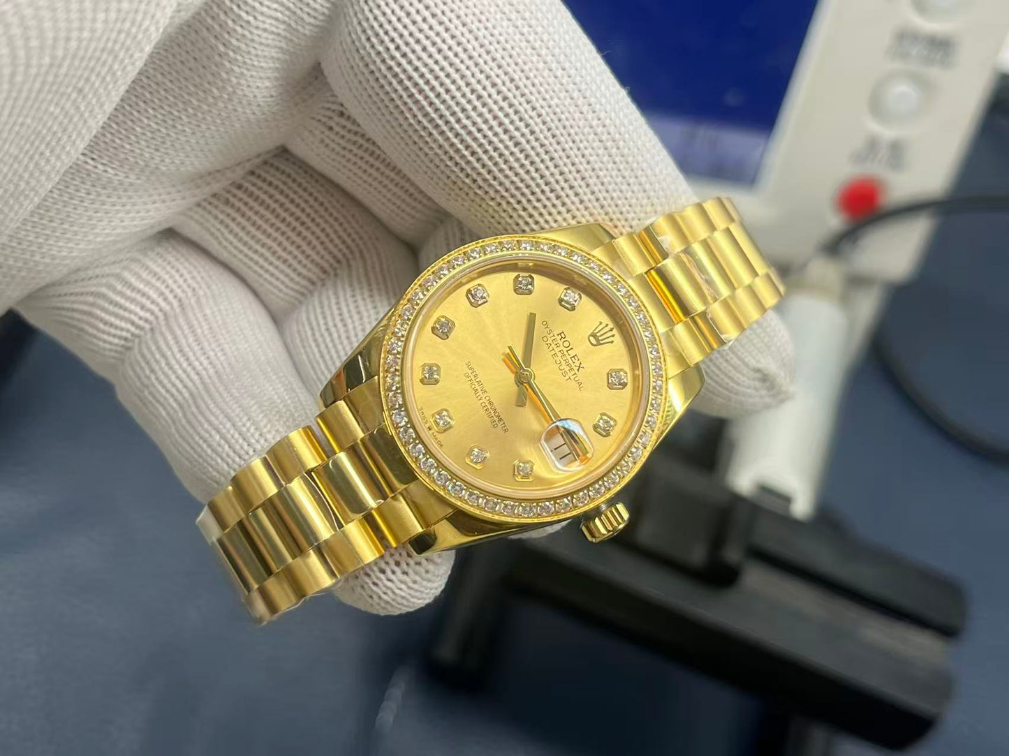 LADY -Yellow gold -Rhinestone bezel- Yellow 904L Steel - cal.2671 -Automatic - 31mm