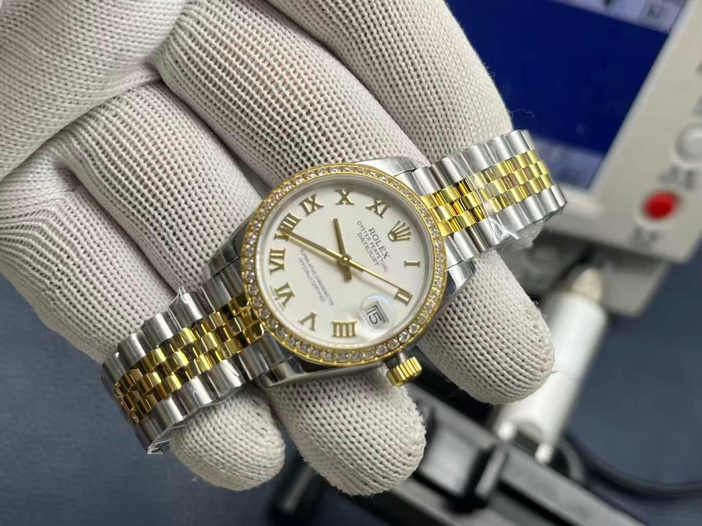LADY -White -Rhinestone bezel- 904L Steel - cal.2671 -Automatic - 31mm