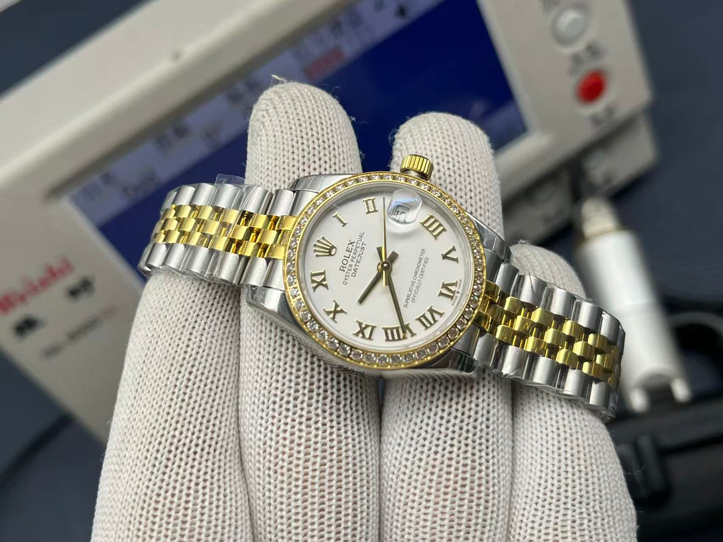 LADY -White -Rhinestone bezel- 904L Steel - cal.2671 -Automatic - 31mm
