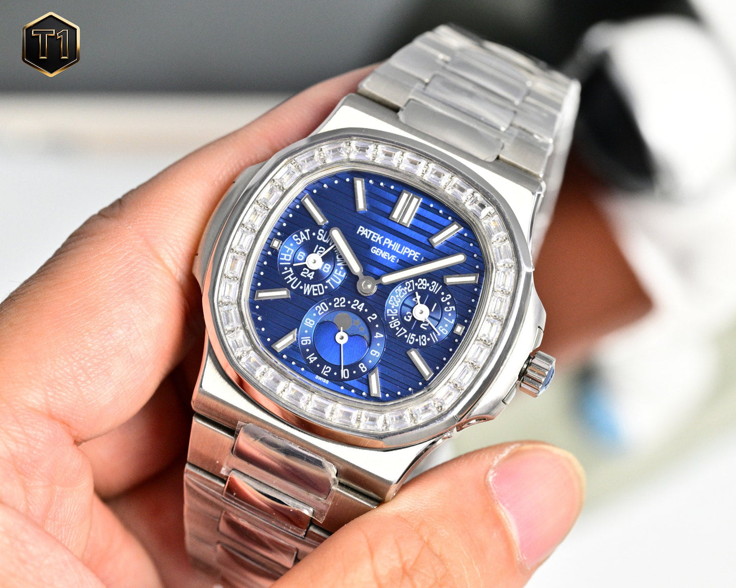 Blue Silver -Rhinestone bezel- Silver 904L Steel - Automatic 240- 40mm